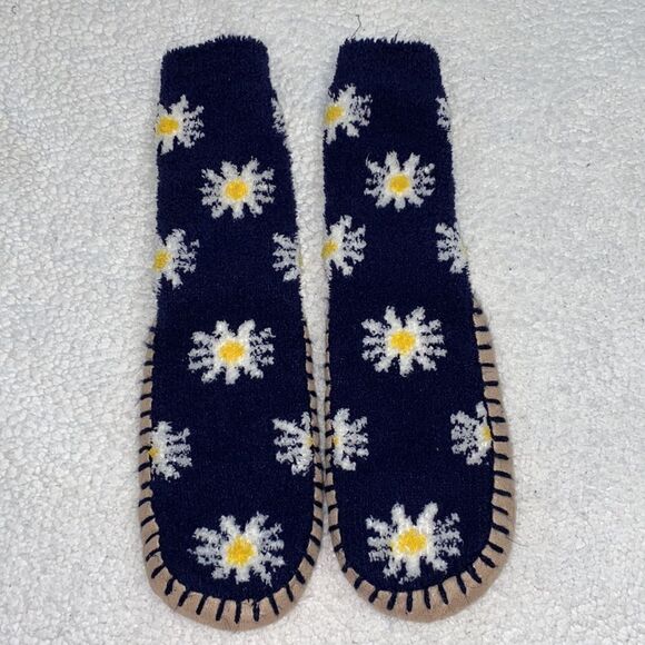 Old Navy Girls Printed Slippers Sock(Size Medium) - Picture 2 of 6